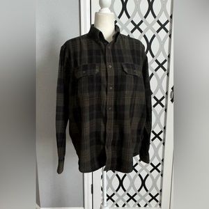 Faded Glory men button down shirt. Size M